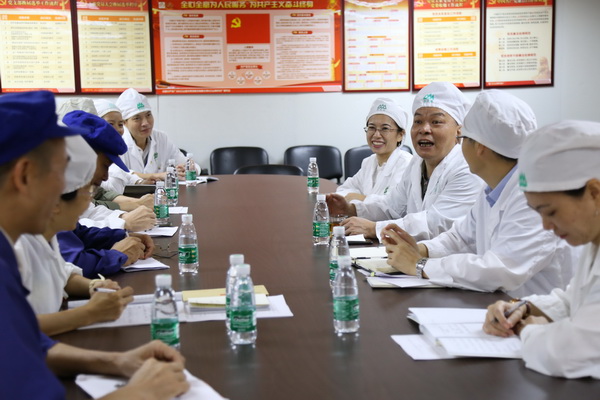 迎“七一”送溫暖，白云山制藥總廠開(kāi)展走訪慰問(wèn)黨員工作