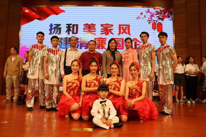 白云山制藥總廠在廣藥集團“好家風成就好企業(yè)”家風才藝比賽中榮獲二等獎