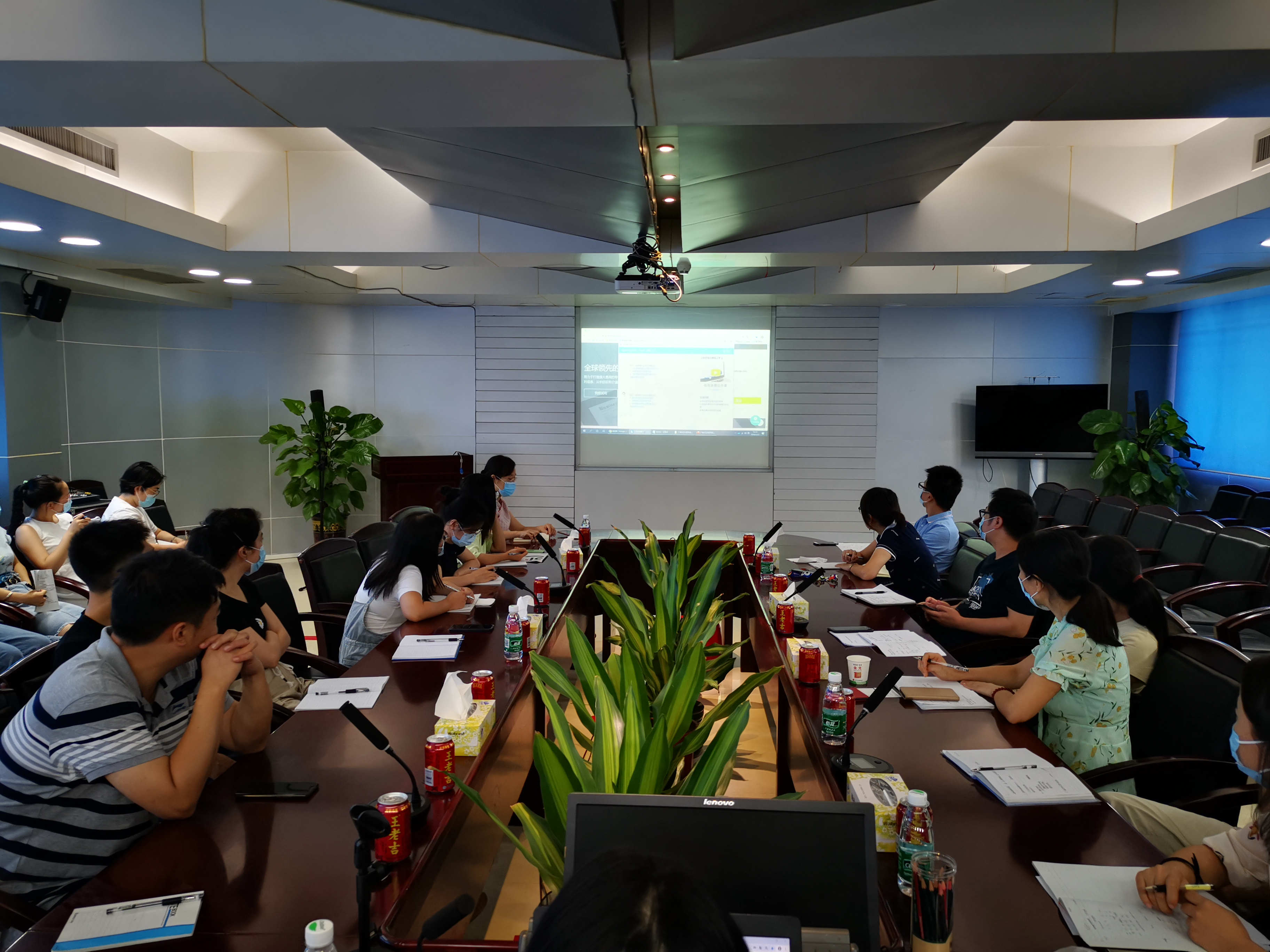 開展專利數(shù)據(jù)培訓(xùn)  助力總廠高效研發(fā)——記藥物研究所舉辦《智慧芽專利數(shù)據(jù)庫功能演示》培訓(xùn)講座