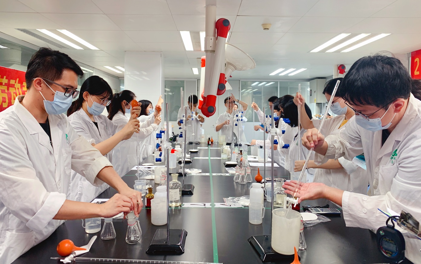 2021年質(zhì)量管理部聯(lián)合藥物研究所開展酸堿滴定技能勞動競賽