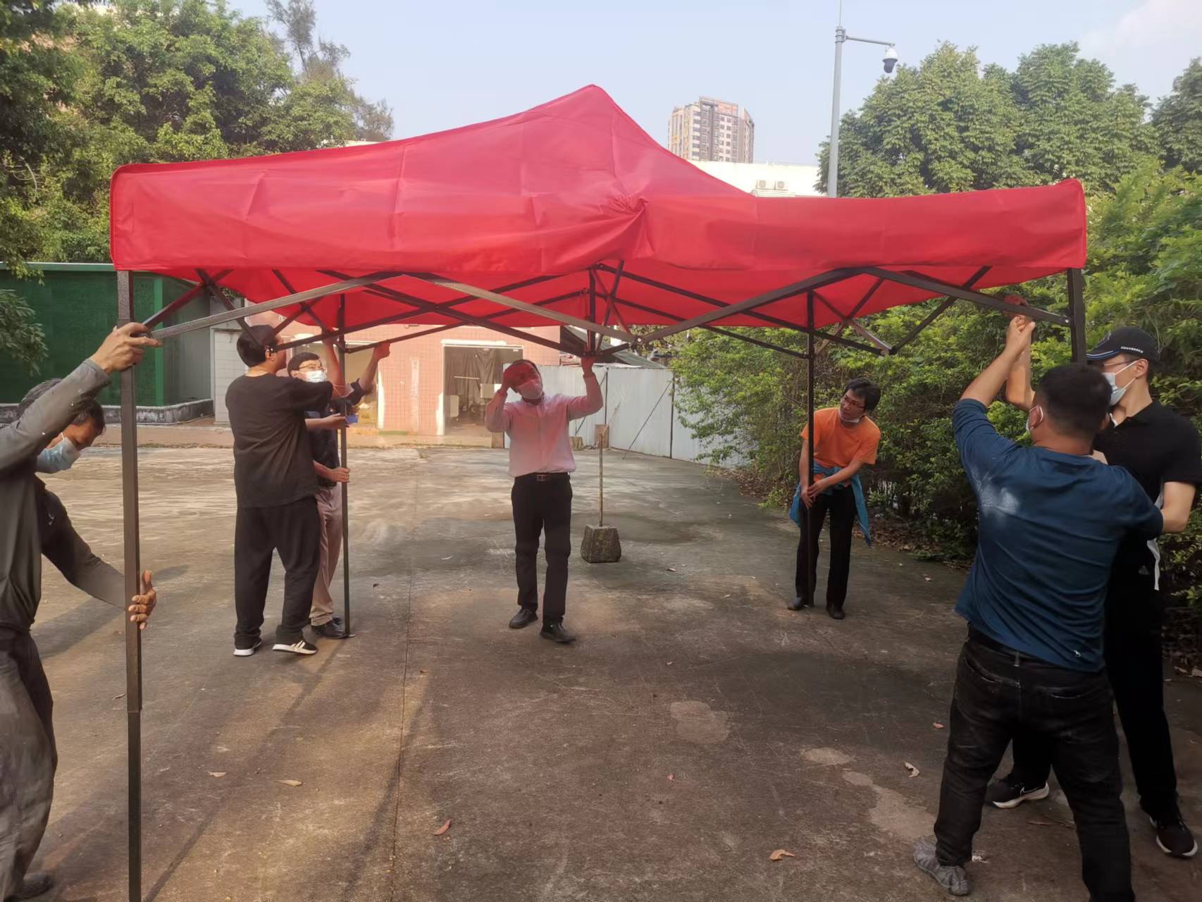 用愛(ài)心和溫暖筑起堅(jiān)強(qiáng)防線—— 第六黨支部第二小組疫情防控在行動(dòng)