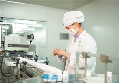 我國布洛芬、對乙酰氨基酚日產(chǎn)能達(dá)兩億片 廣州藥企緊急復(fù)產(chǎn)布洛芬片 精準(zhǔn)投放發(fā)熱門診